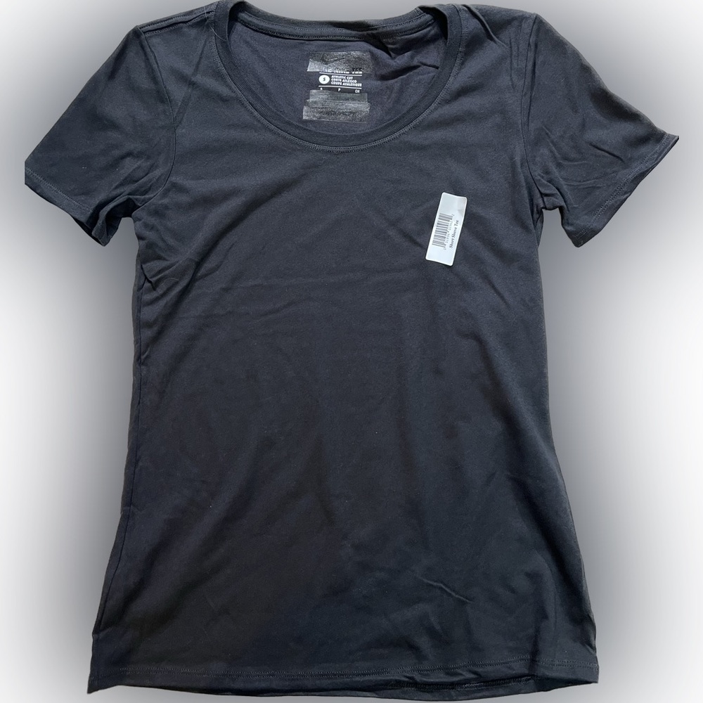 Nike Tee athletic cut basic solid black NWT brand tag blacked out small